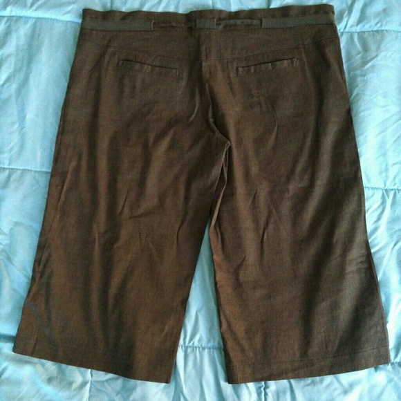 BCBG MAXAZRIA Linen Capri Pants - Picture 8 of 8